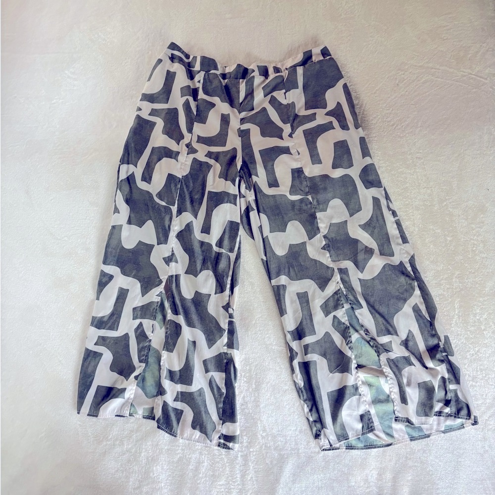 Eloquii Gray and White Matching Top and Wide-Leg Design Pant - Picture 3 of 7